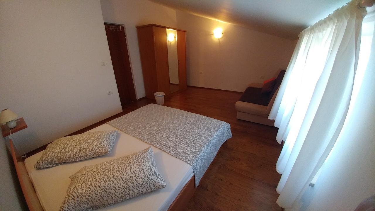 Guest House Ilic Loborika Екстер'єр фото